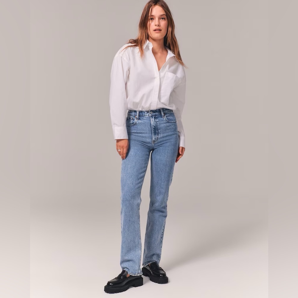A&F 90s Straight Ultra High Rise Jeans in Medium Wash, 30 Short
